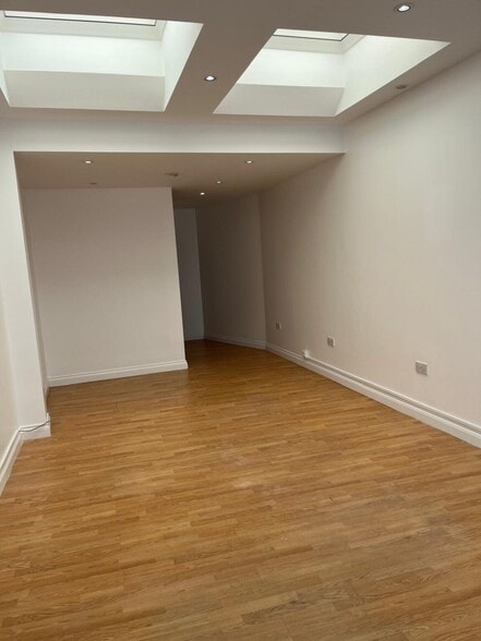 486 Hornsey Road, London for lease - Interior Photo - Image 1 of 4