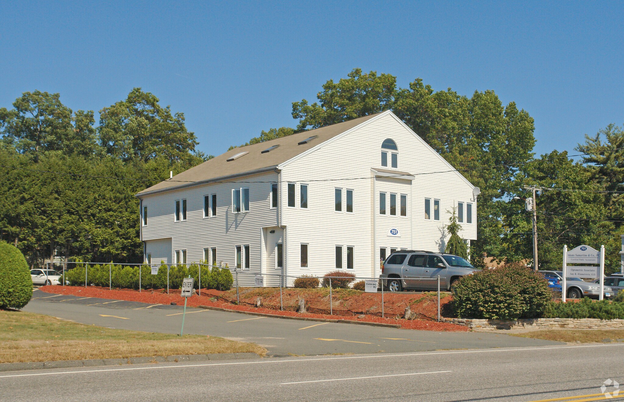 751 Farmington Ave, Bristol, CT à louer Photo du bâtiment- Image 1 de 3