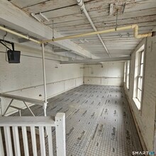 642 Hilliard St, Manchester, CT à louer Photo intérieure- Image 2 de 3