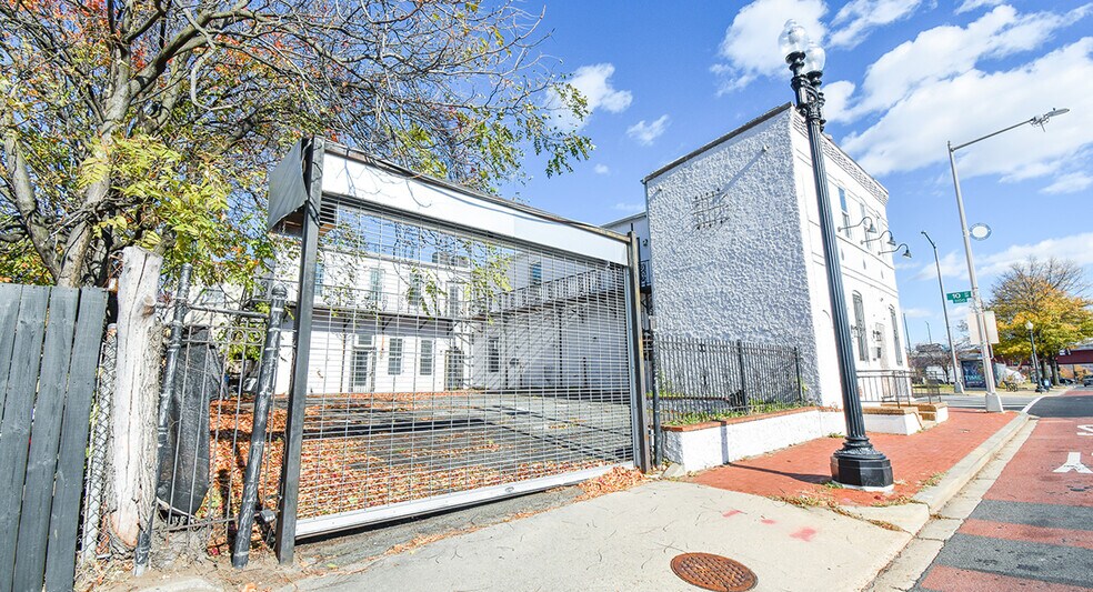 920-922 M St SE, Washington, DC à vendre - Photo du bâtiment - Image 2 de 8