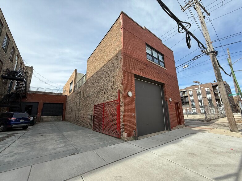 456 N Leavitt St, Chicago, IL à vendre - Photo du bâtiment - Image 2 de 8