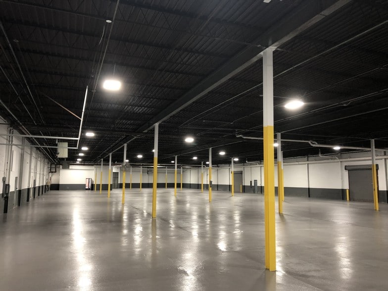 131 W Commercial Ave, Moonachie, NJ for lease - Interior Photo - Image 2 of 3