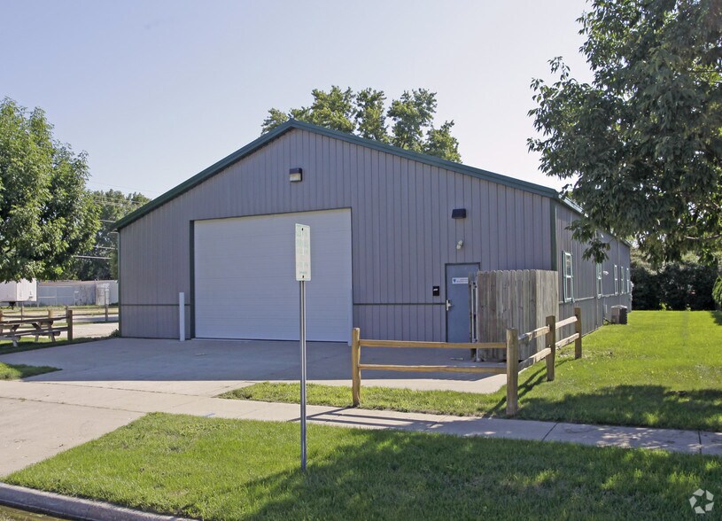 1007 Jerome Ave, Janesville, WI à vendre - Photo du bâtiment - Image 2 de 4