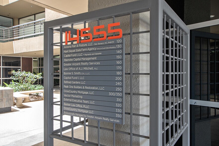 14555 N Scottsdale Rd, Scottsdale, AZ à louer - Photo du bâtiment - Image 3 de 8