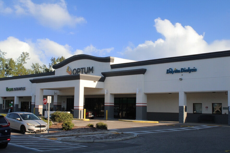 789 Cortaro Dr, Sun City Center, FL for lease - Building Photo - Image 2 of 8