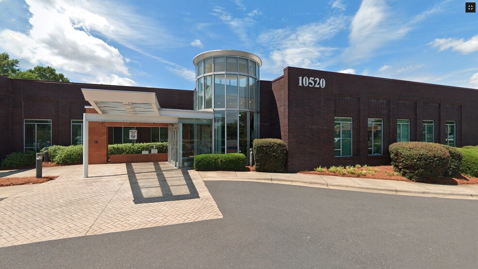 10520 Park Rd S, Charlotte, NC à louer - Photo du bâtiment - Image 2 de 10