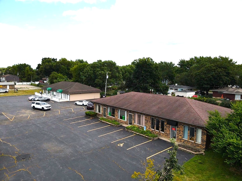 4901 W Elm St, McHenry, IL for sale - Building Photo - Image 3 of 32