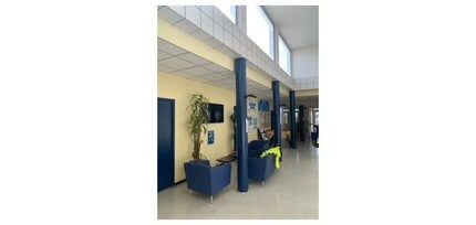 Flex in Tremblay-en-France for lease Interior Photo- Image 2 of 3