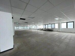 Flex in Champagne-au-Mont-d'Or for lease Interior Photo- Image 2 of 7