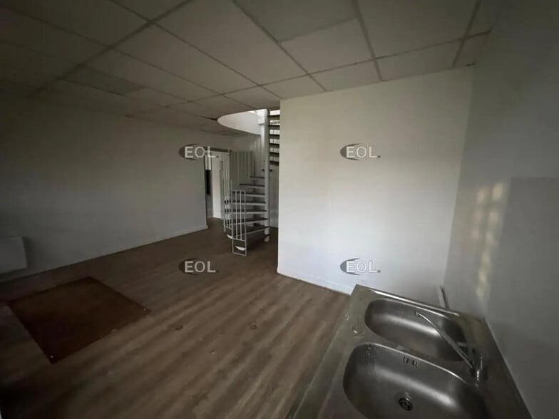 Industrial in Lognes for lease - Interior Photo - Image 3 of 7