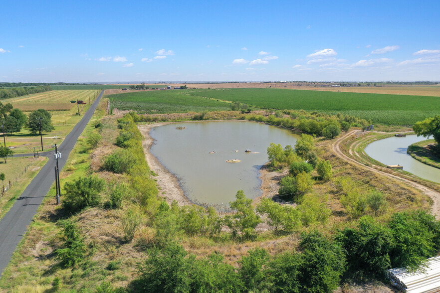 CR 5715, Natalia, TX à vendre - A rien - Image 3 de 12