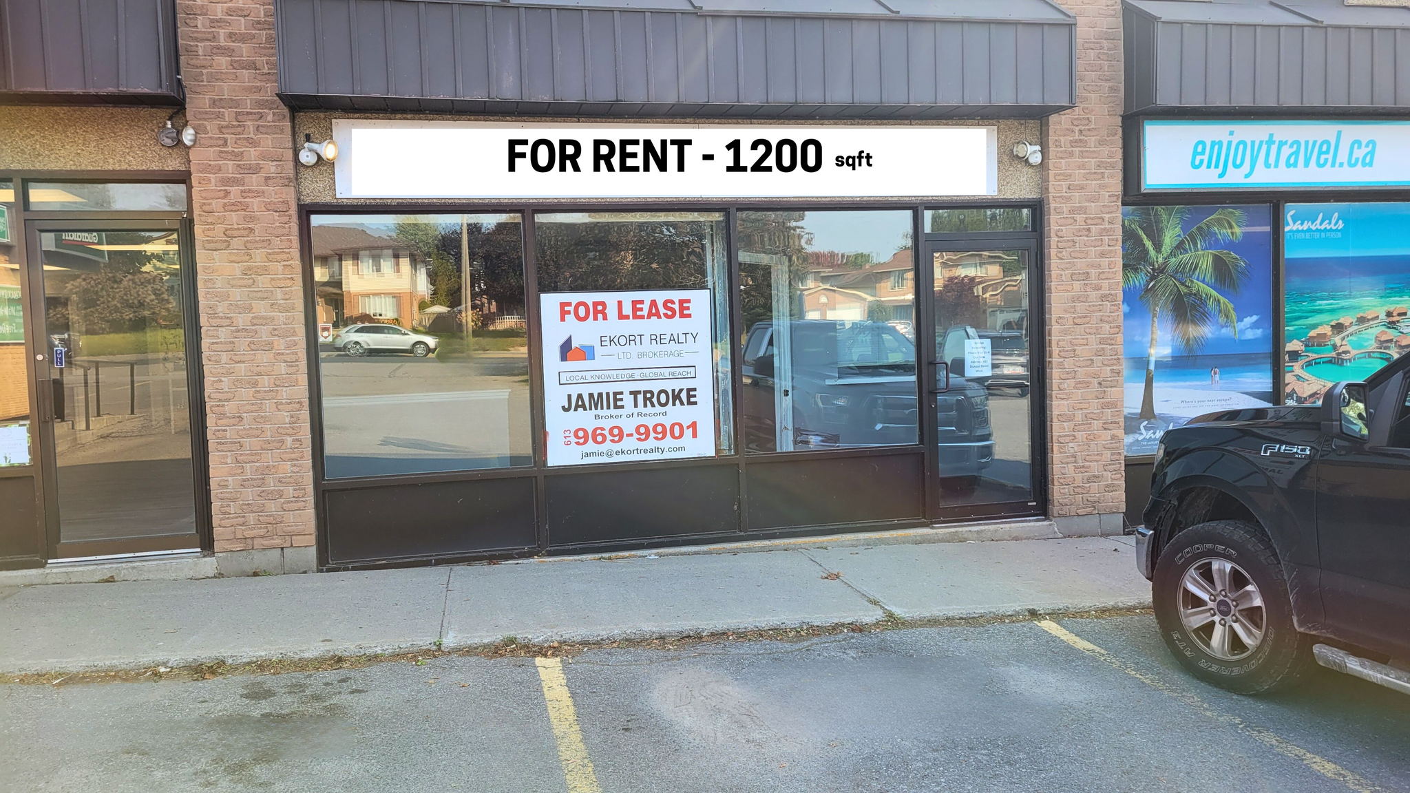 469-499 Dundas St W, Quinte West, ON à vendre Photo du b timent- Image 1 de 13