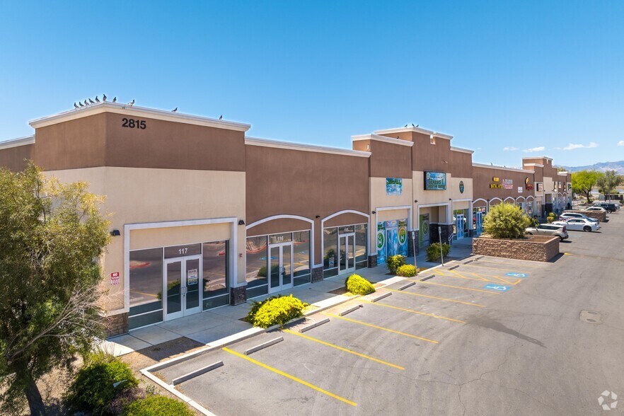 2815 W Lake Mead Blvd, North Las Vegas, NV à louer - Photo du bâtiment - Image 1 de 8