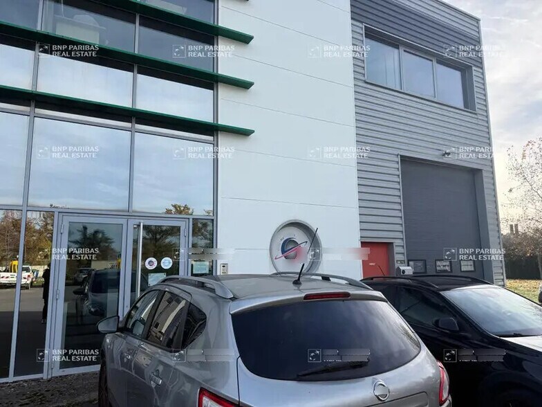 Flex in Évry-Courcouronnes for sale - Building Photo - Image 2 of 8
