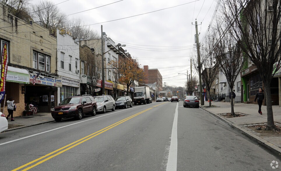 86 Victory Blvd, Staten Island, NY à vendre - Photo du bâtiment - Image 2 de 3