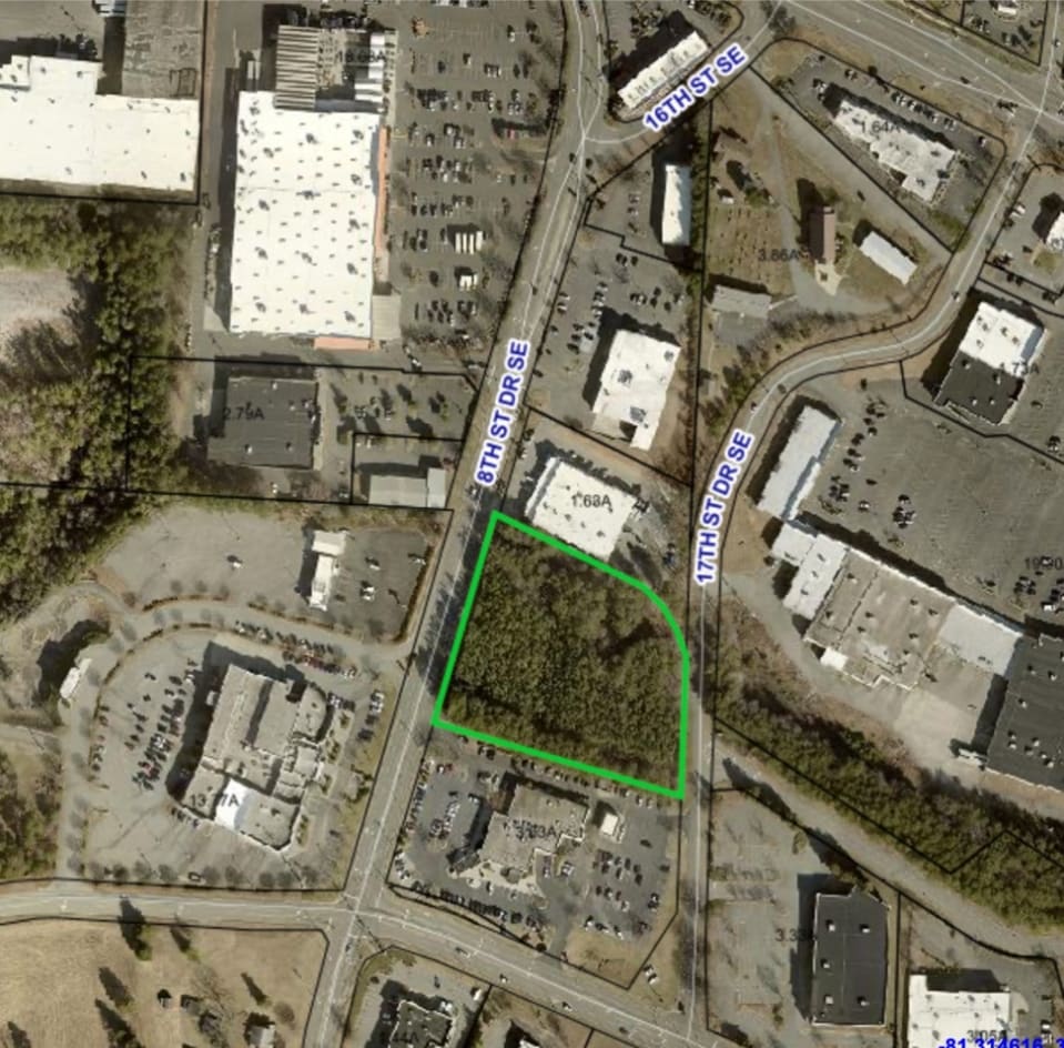 SE 8th Street Dr, Hickory, NC for sale Building Photo- Image 1 of 4