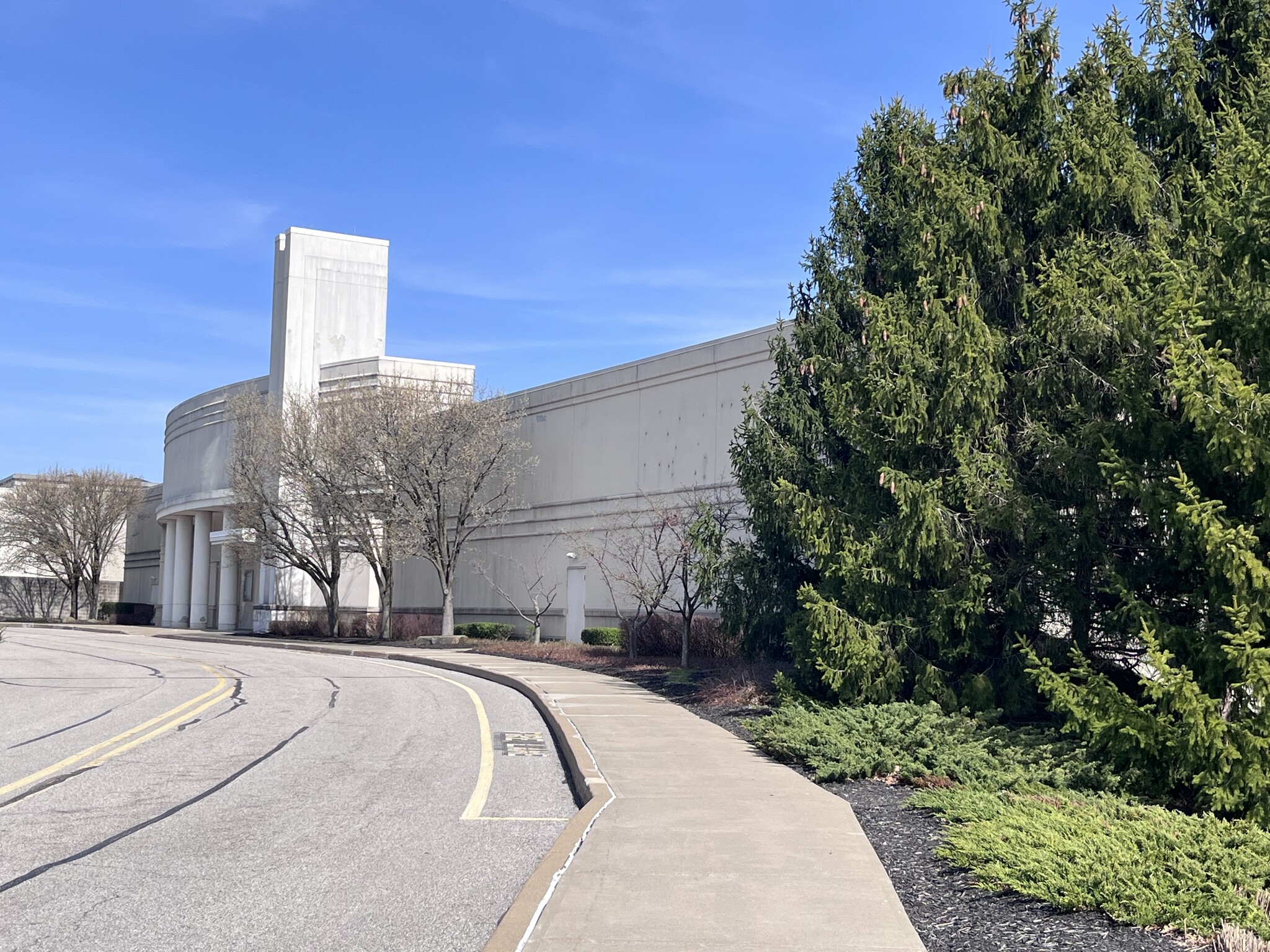 1000 Robinson Center Dr, Pittsburgh, PA for lease Building Photo- Image 1 of 5