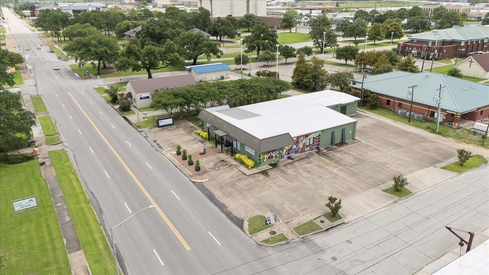 911 Green Ave, Orange, TX for sale - Building Photo - Image 3 of 19