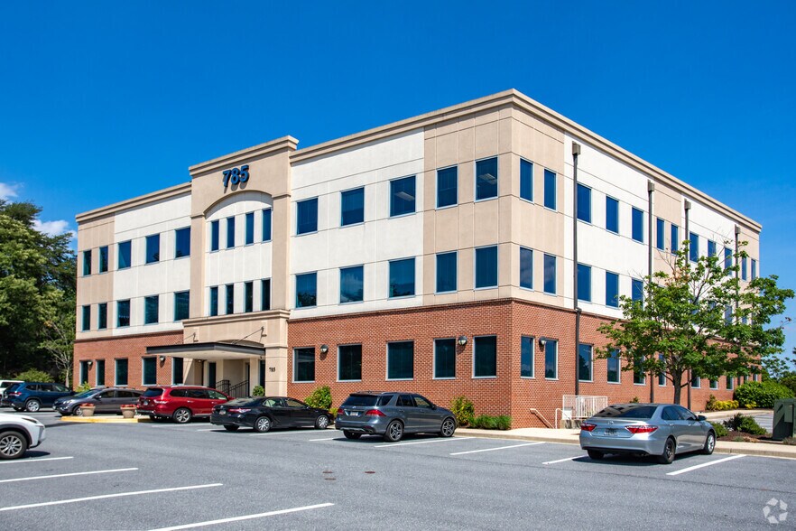 785 Elkridge Landing Rd, Linthicum, MD à louer - Photo du bâtiment - Image 3 de 5