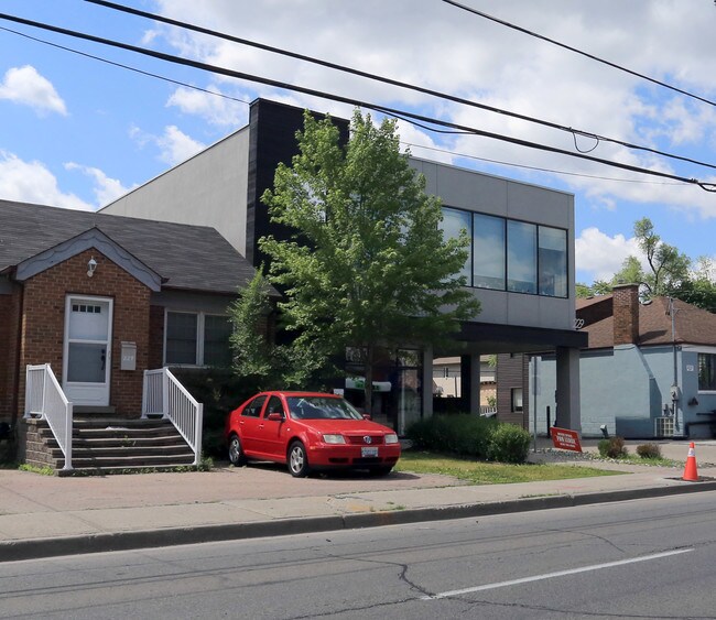 Plus de détails pour 229 Sheppard Ave W, Toronto, ON - Bureau à vendre