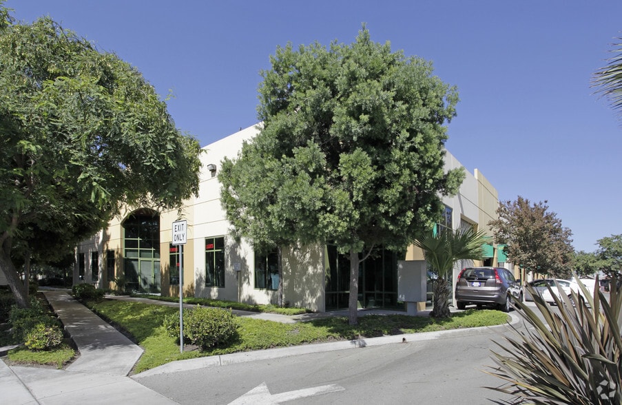 8662 Avenida De La Fuente, San Diego, CA for lease - Building Photo - Image 3 of 8