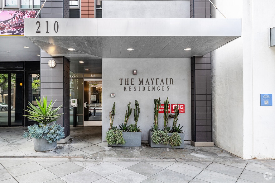 214 Santa Monica Blvd, Santa Monica, CA for lease - Building Photo - Image 3 of 71