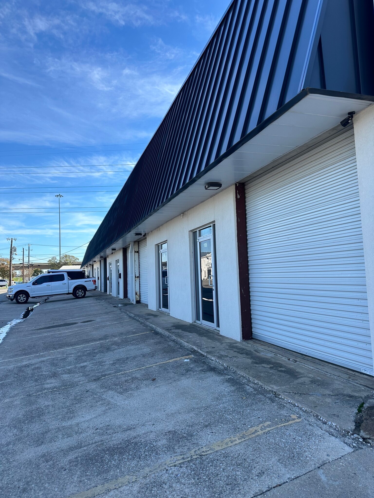 11345 Emerald St, Dallas, TX for lease Building Photo- Image 1 of 4