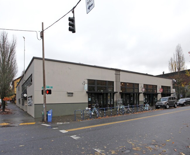 Plus de détails pour 1205-1227 SE Stark St, Portland, OR - Commerce de détail à louer