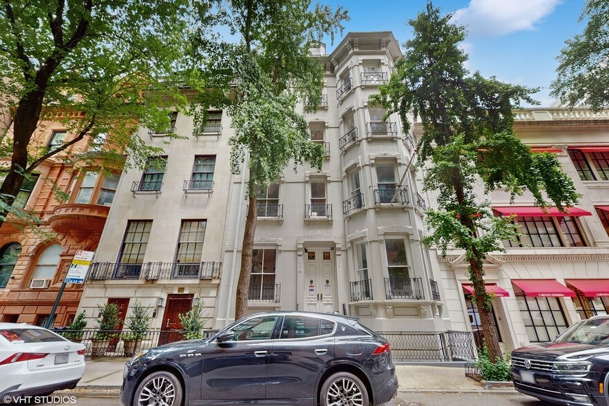 19 E 75th St, New York, NY for sale - Building Photo - Image 2 of 27