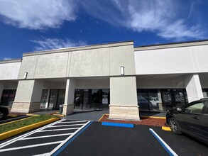 805-865 NW 119 St, Miami, FL à louer Photo intérieure- Image 1 de 10