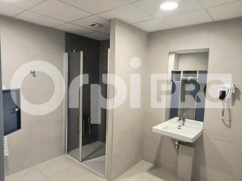 Office in Bezannes for lease - Interior Photo - Image 3 of 5