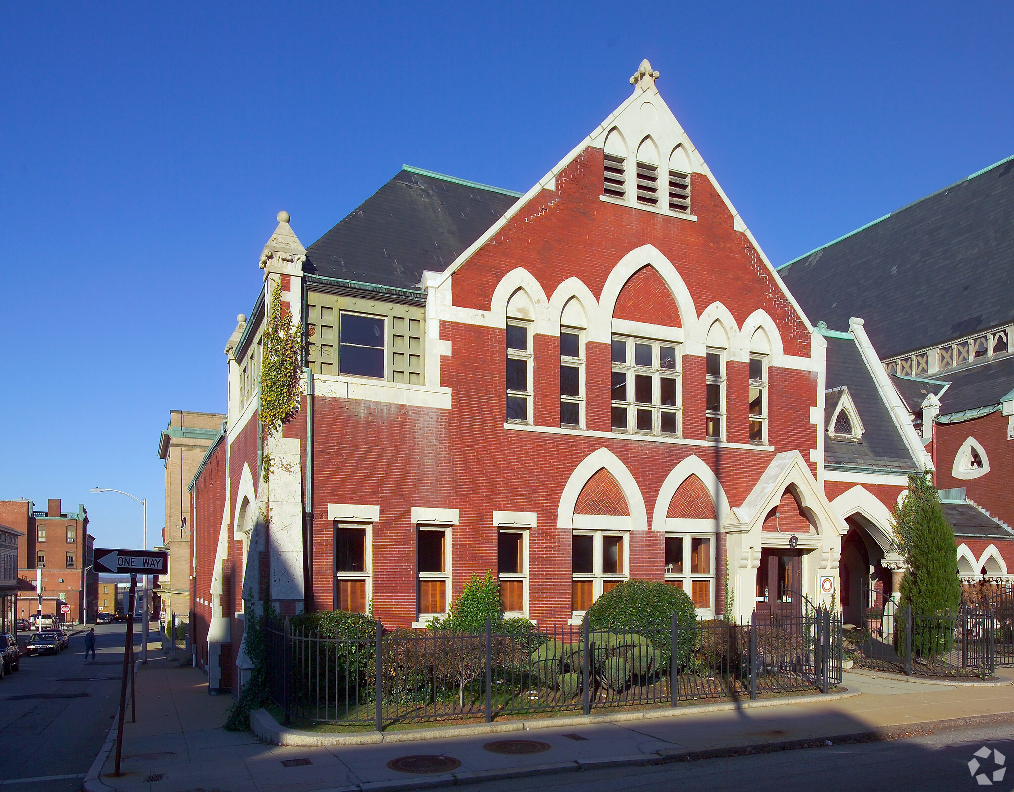 100 Rock St, Fall River, MA for lease Primary Photo- Image 1 of 5