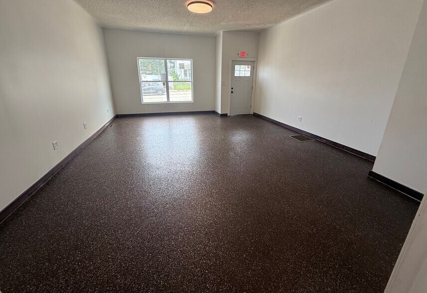 100-102 N Ohio St, Aurora, IL for sale - Building Photo - Image 2 of 17