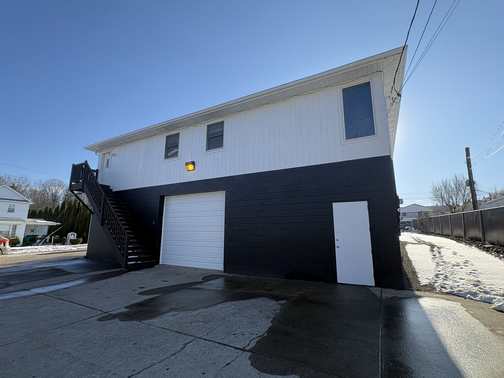 9 Esther St, Throop, PA à louer Photo principale- Image 1 de 7