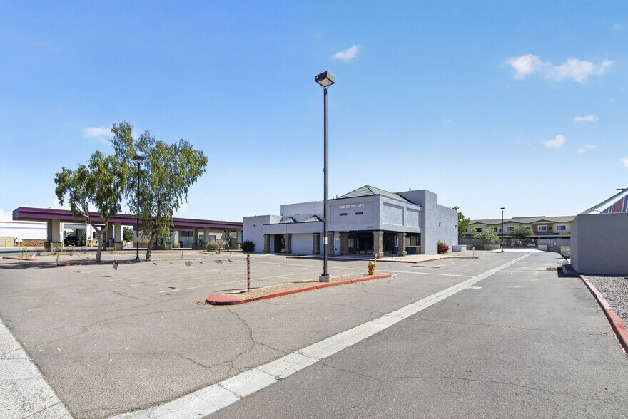 1425 N Central Ave, Avondale, AZ à vendre - Photo du bâtiment - Image 2 de 28