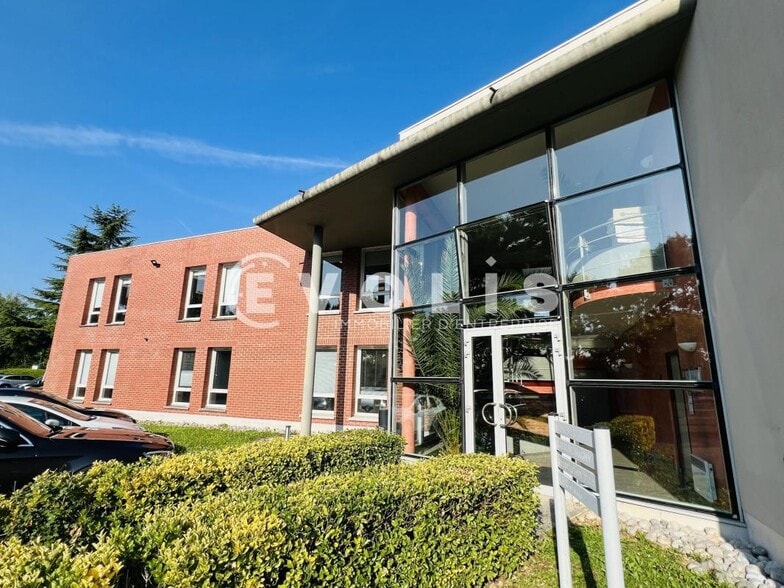 Office in Magny-le-Hongre for lease - Building Photo - Image 2 of 9