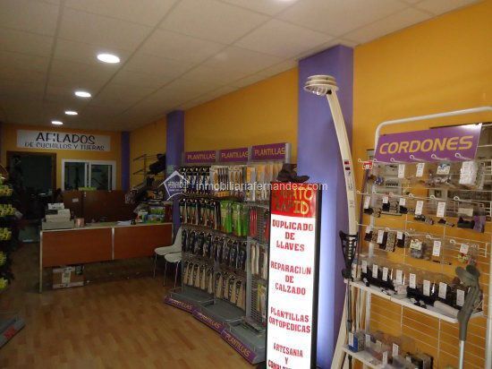 Commerce de détail dans Cáceres, Cáceres à vendre - Photo du bâtiment - Image 3 de 6