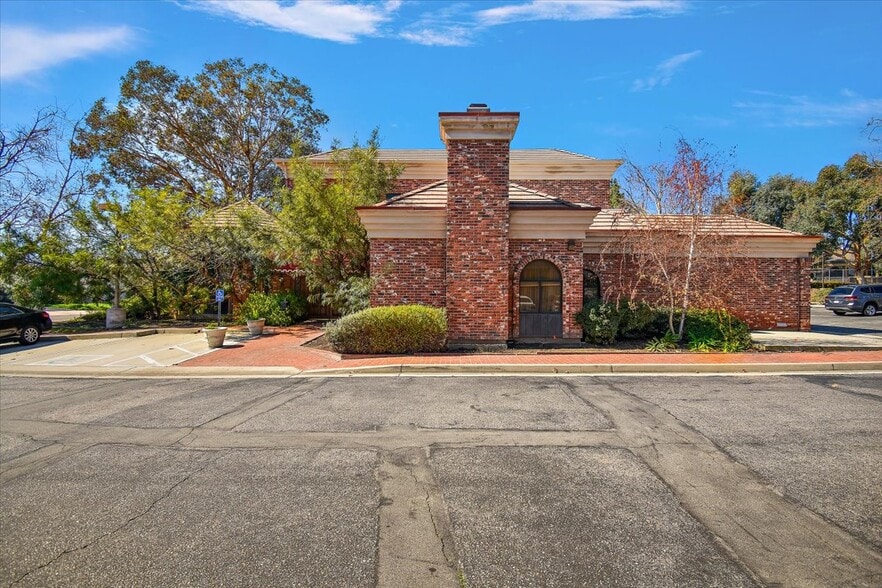 10788 Civic Center Dr, Rancho Cucamonga, CA for lease - Building Photo - Image 3 of 14