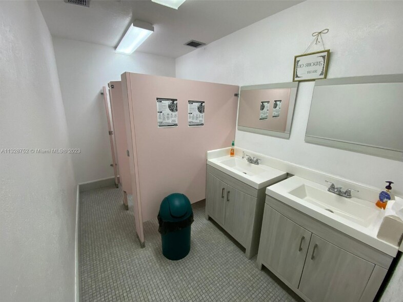 5209/5245 NW 36th, Miami Springs, FL for lease - Interior Photo - Image 2 of 2