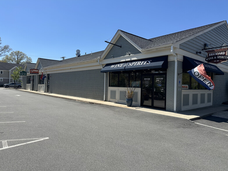 250 County Rd, Barrington, RI for lease - Building Photo - Image 2 of 4