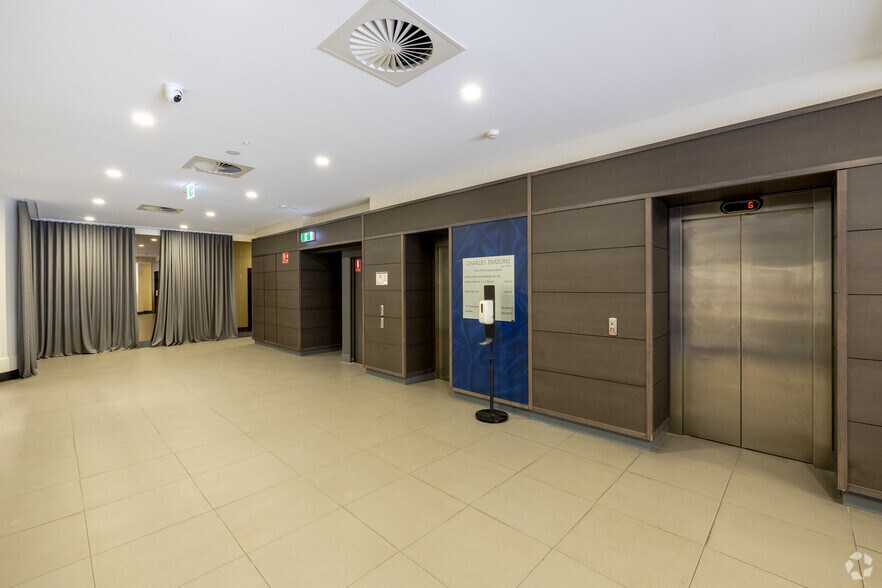 191-193 Cleveland St, Redfern à louer - Hall d’entrée - Image 2 de 5