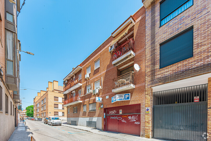 Calle María Zayas, 12, Madrid, Madrid à vendre - Photo du bâtiment - Image 2 de 2