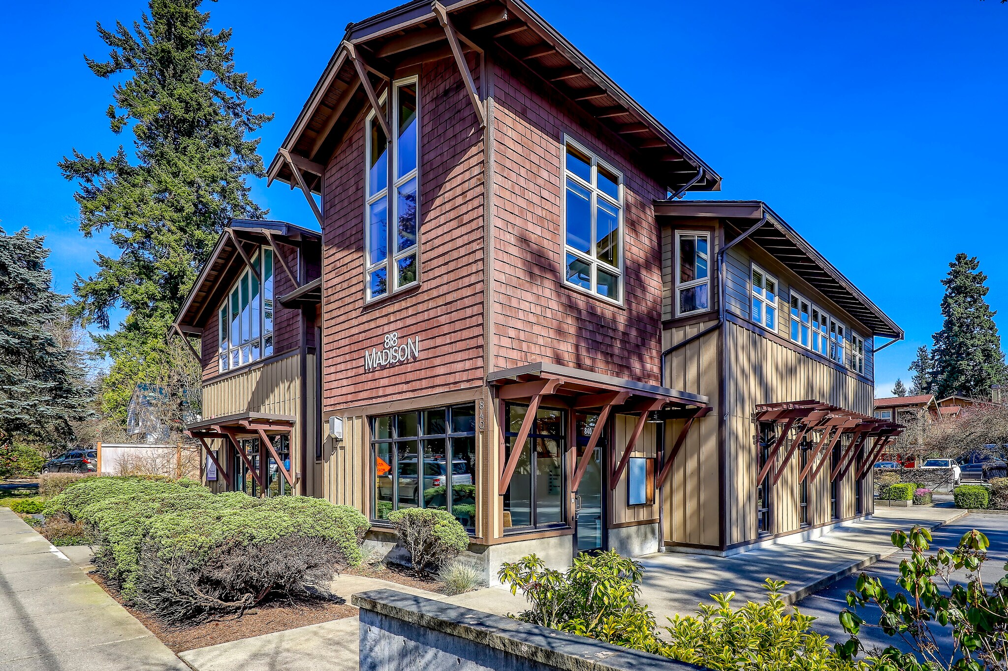 818 Madison Ave N, Bainbridge Island, WA à vendre Photo principale- Image 1 de 28