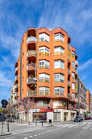 Plus de détails pour Carretera de la Bordeta, 82, Barcelone - Multi-résidentiel à vendre