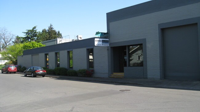 Plus de détails pour 1400 Cross St, Eugene, OR - Industriel à louer