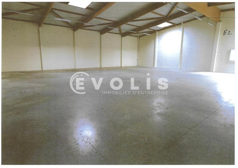 Flex in Décines-Charpieu for lease - Building Photo - Image 3 of 37
