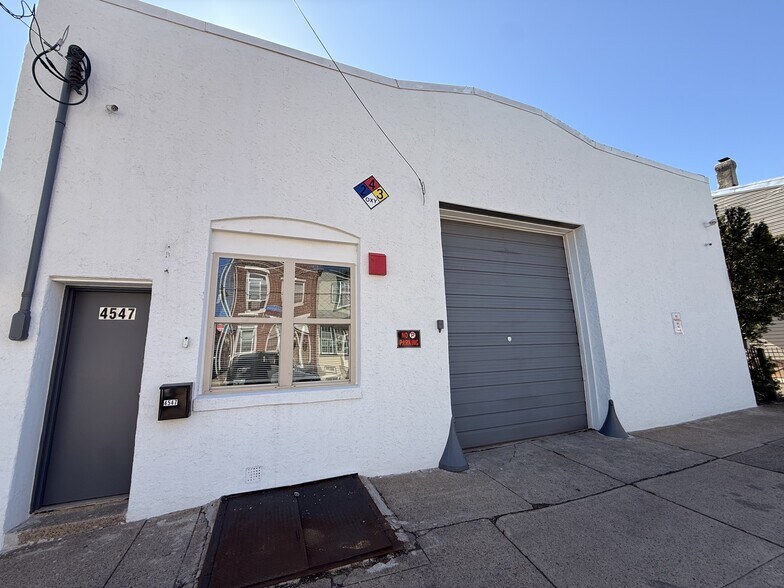 4547-4549 E Thompson St, Philadelphia, PA à louer - Photo du bâtiment - Image 2 de 19