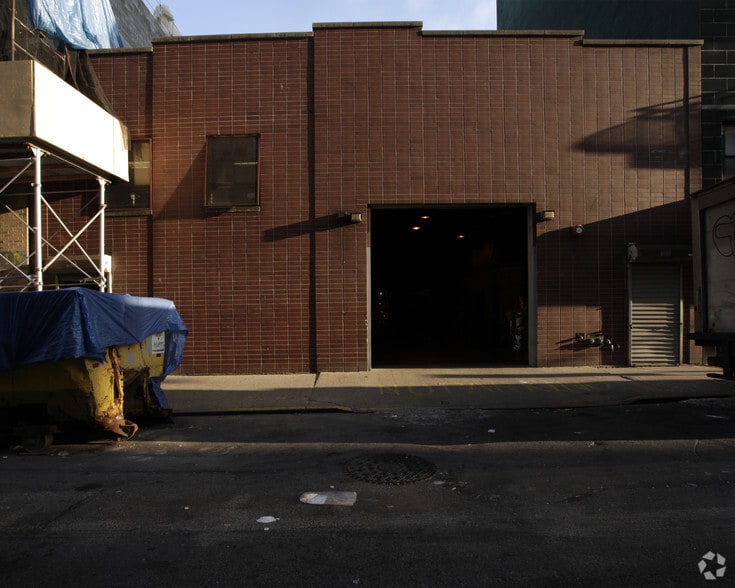 296-298 Broome St, New York, NY for lease - Building Photo - Image 2 of 2