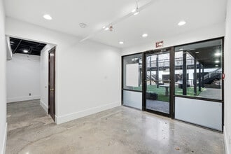 21 W Mountain St, Fayetteville, AR for lease Interior Photo- Image 1 of 22