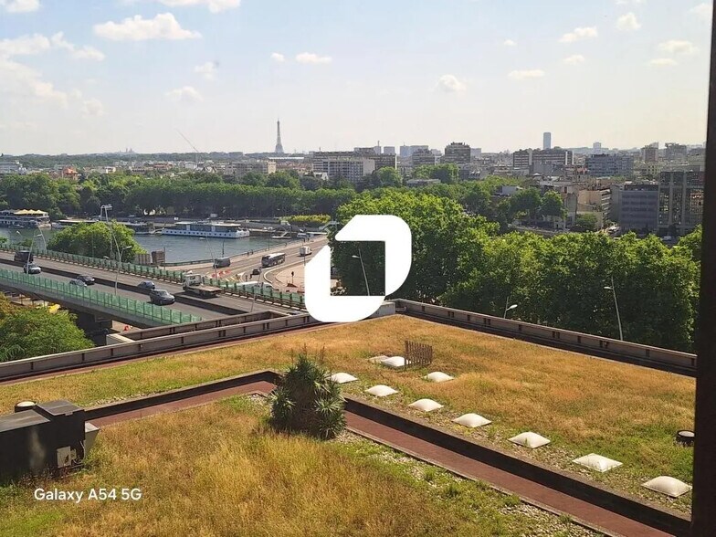Office in Saint-Cloud for sale - Aerial - Image 3 of 19